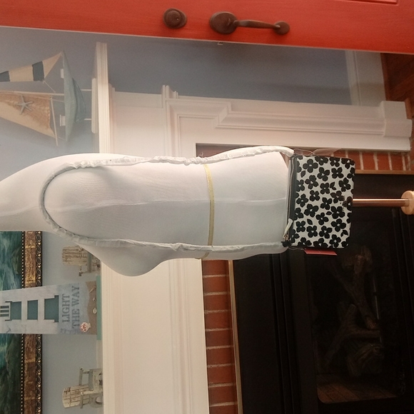 ♠NWT♠ Kate Spade Darcy Small Slim Black and White Floral Crossbody Bag - Picture 2 of 15